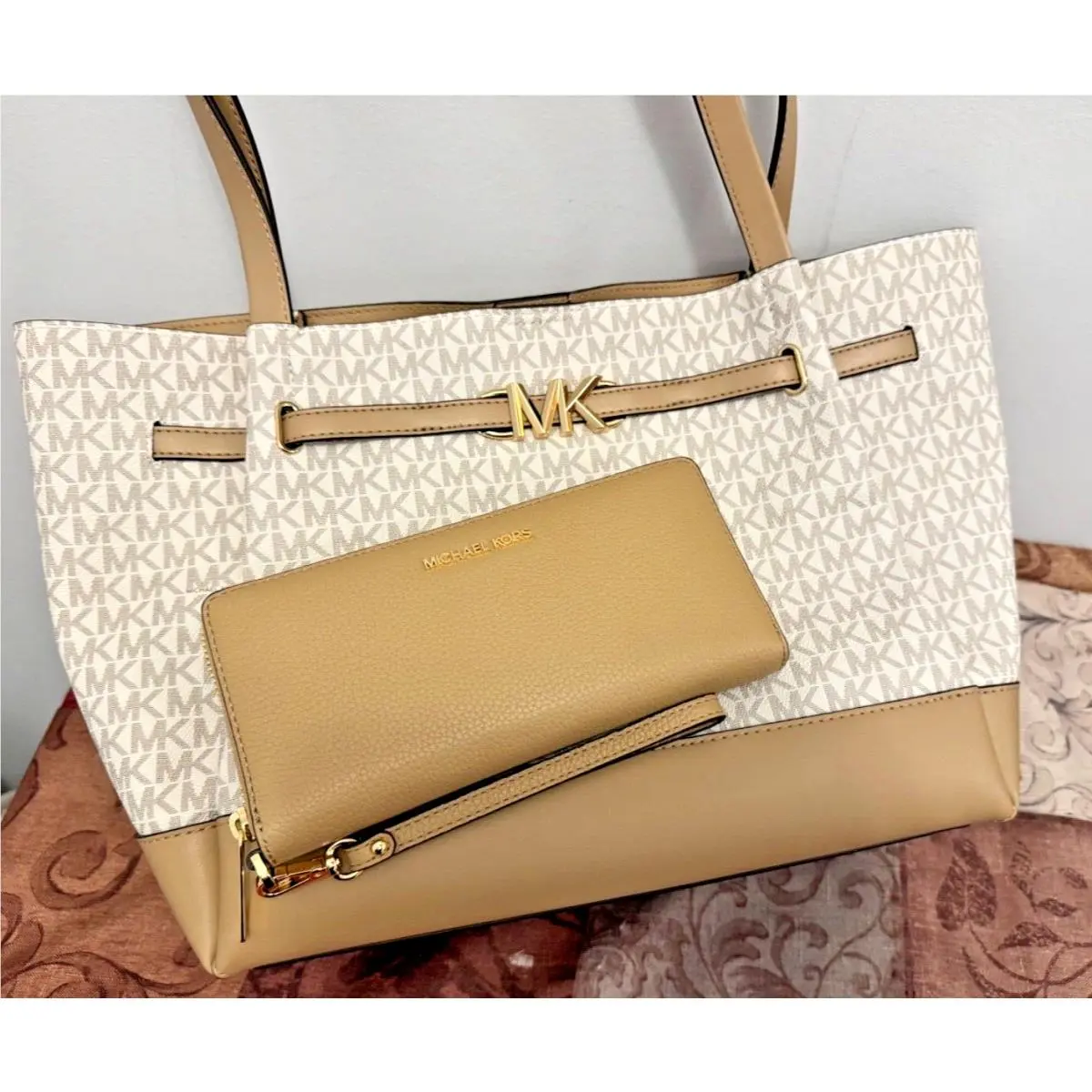 Reed Large Belted Tote Shoulder Bag Wallet Set by Michael Kors
