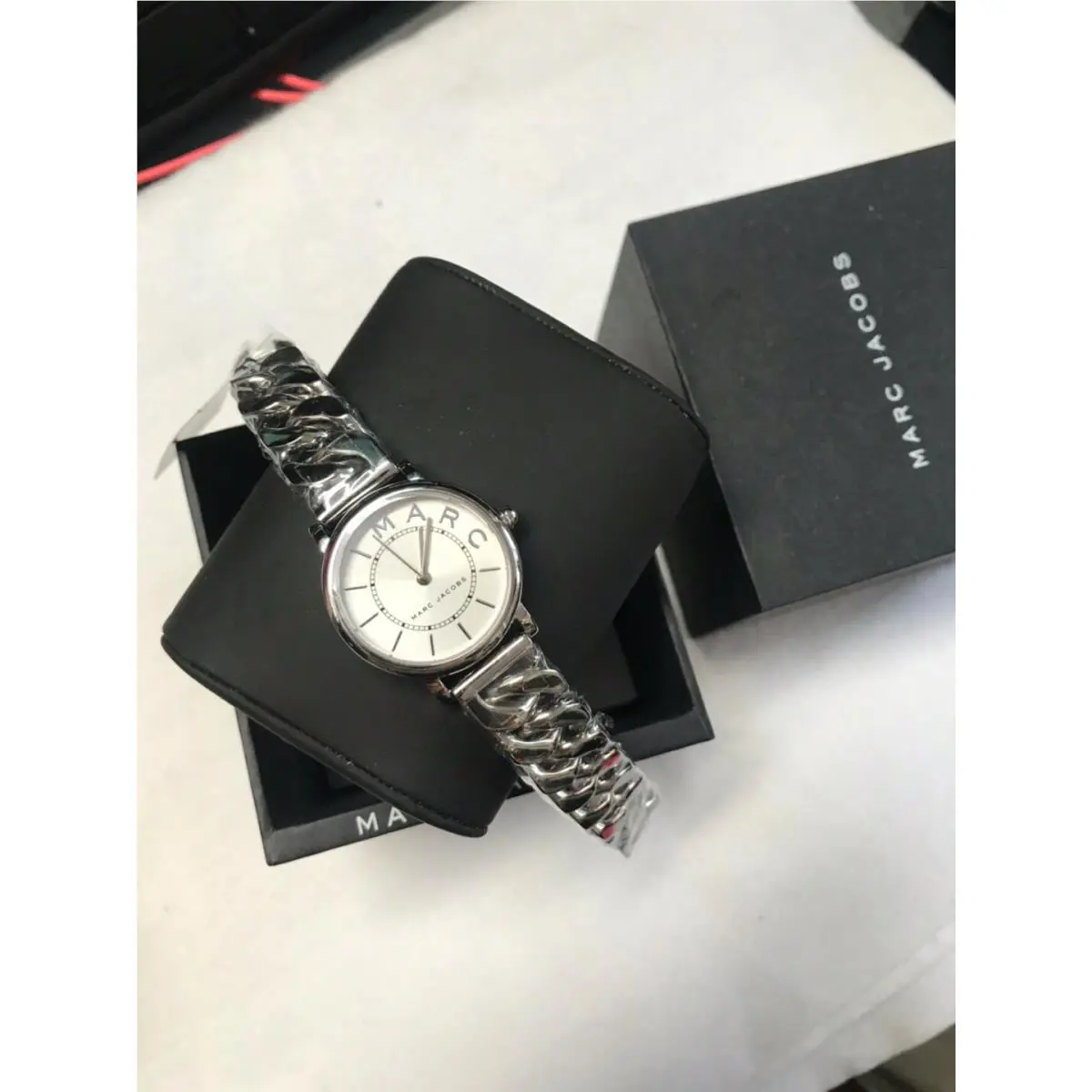 Marc Jacobs MJ3593 Classic Analog Display Quartz Silver Chain Style Watch