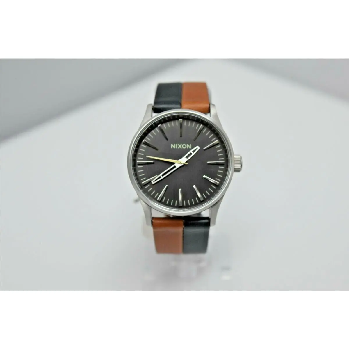 Nixon Sentry 38 Leather Brown Navy A377 1957-00 Watch