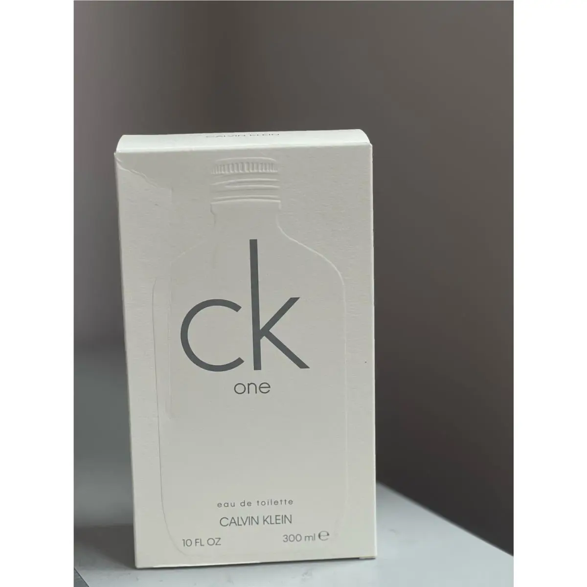 Calvin Klein One For Men Edt 10 FL OZ / 300 ML Natural Spray