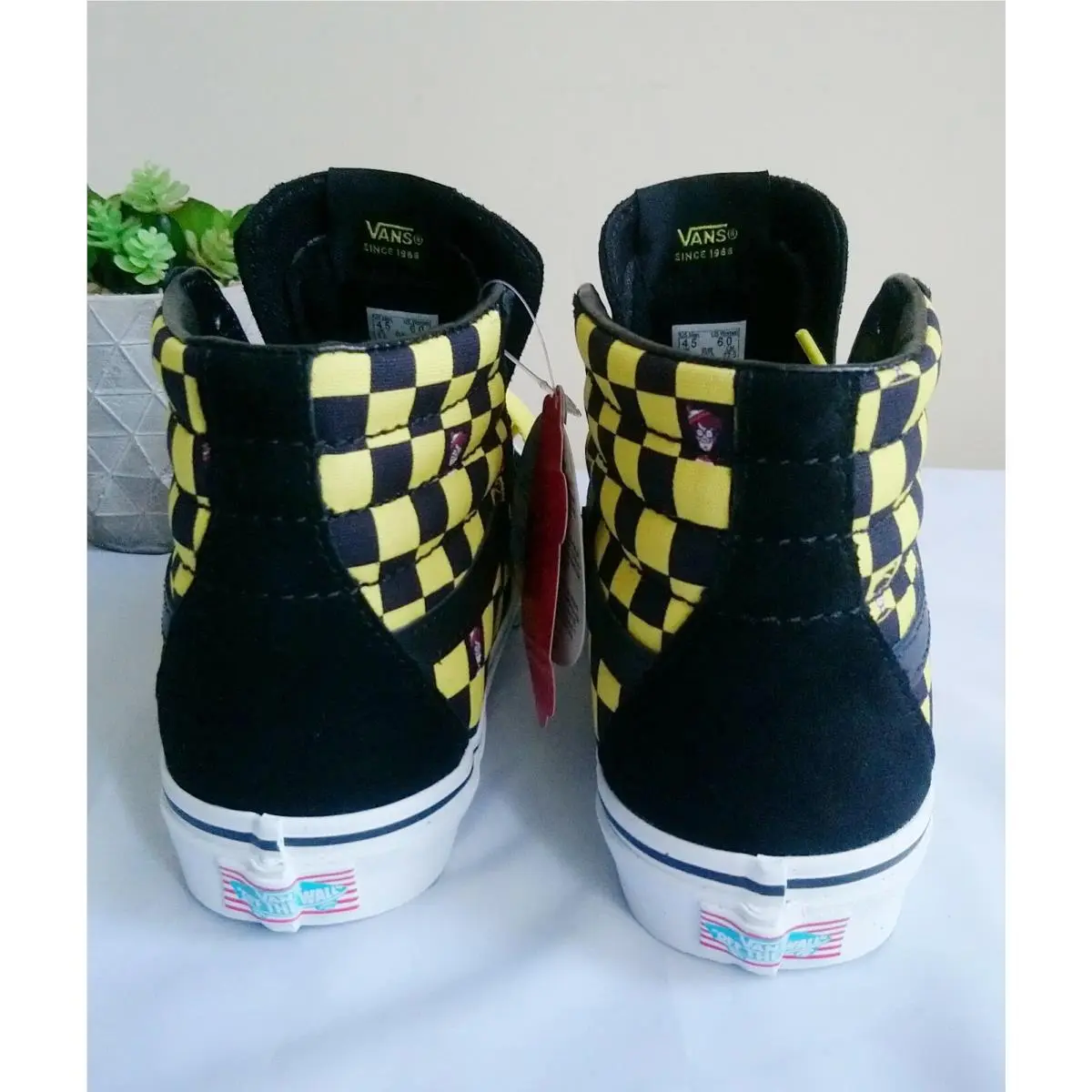 Vans shoes - Where`s Waldo Sk8-Hi - Waldo - VN0A32QG4UE - black/yellow (UPC: 194902680863) 1