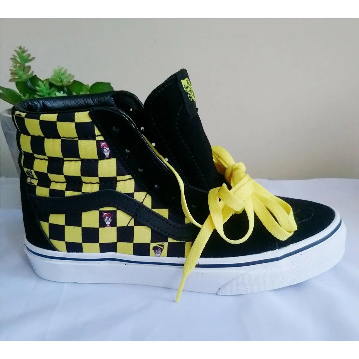 Vans shoes - Where`s Waldo Sk8-Hi - Waldo - VN0A32QG4UE - black/yellow (UPC: 194902680863) 3