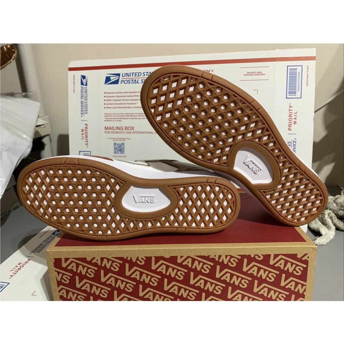 Vans shoes - VANS Lowland - Lowland - VN000BWBC9J - White 3