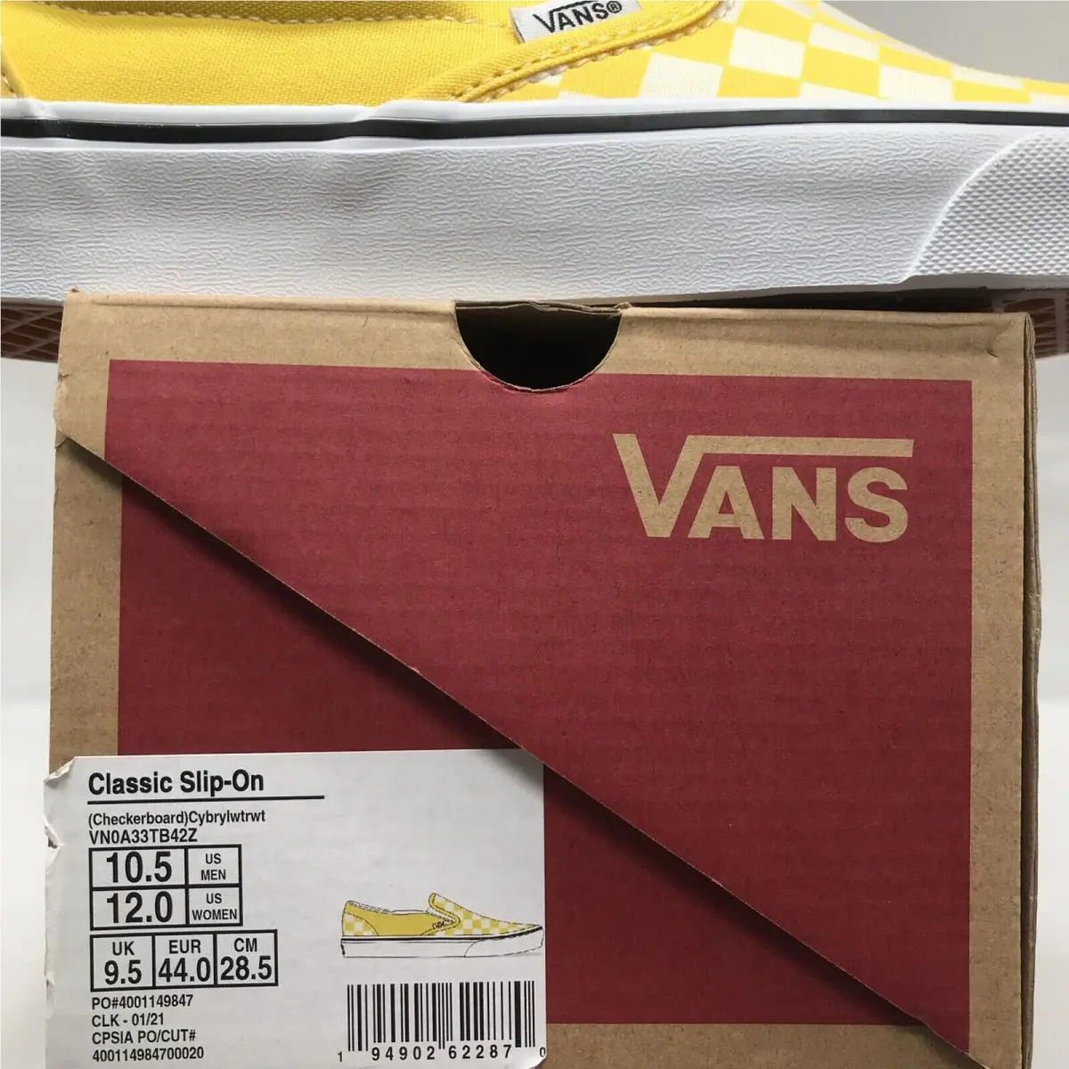 Vans shoes - VANS Classic Slip On - Classic Slip - Cyber Yellow / True White (UPC: 0194902622870) 4
