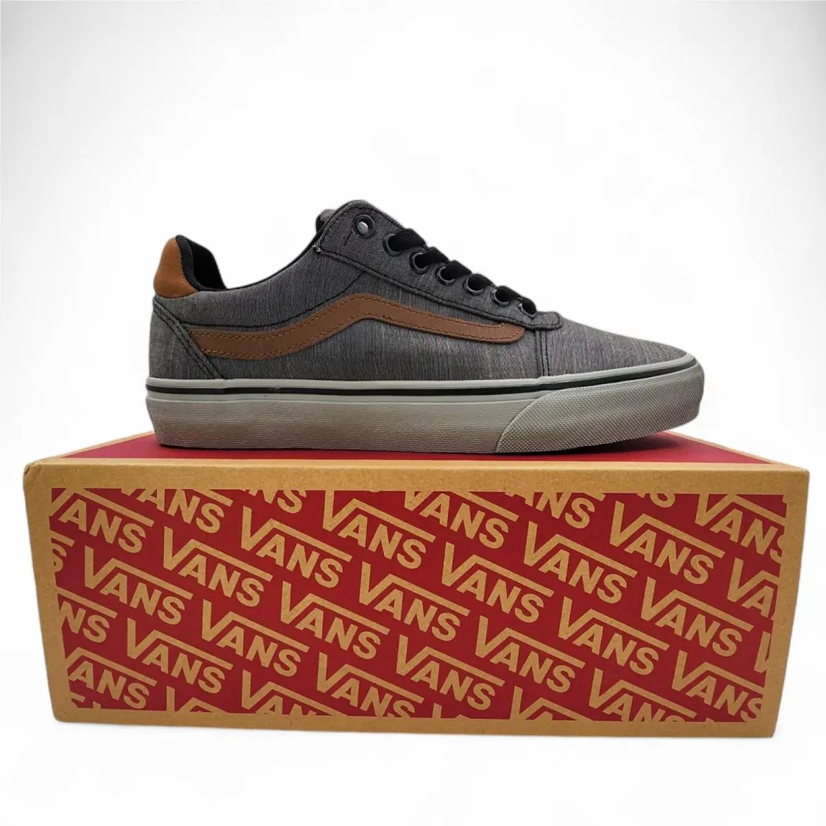 Ward Deluxe Shoes Mens 8 Textile Black/grey Comfort Sneakers w/ Box by Vans