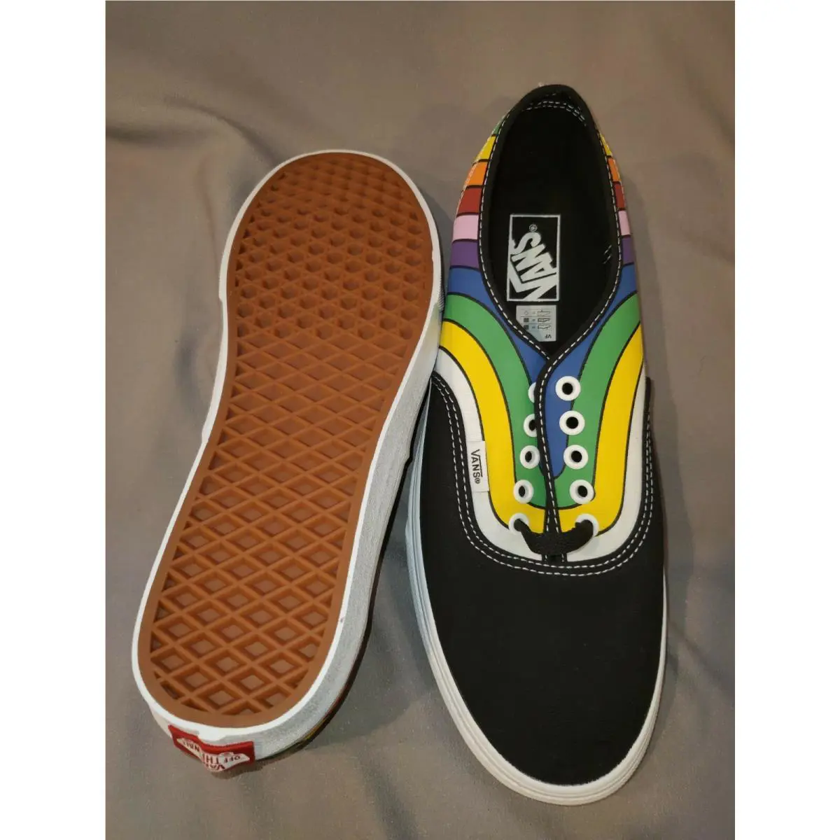 Vans shoes - Black (UPC: 194112351935) 0