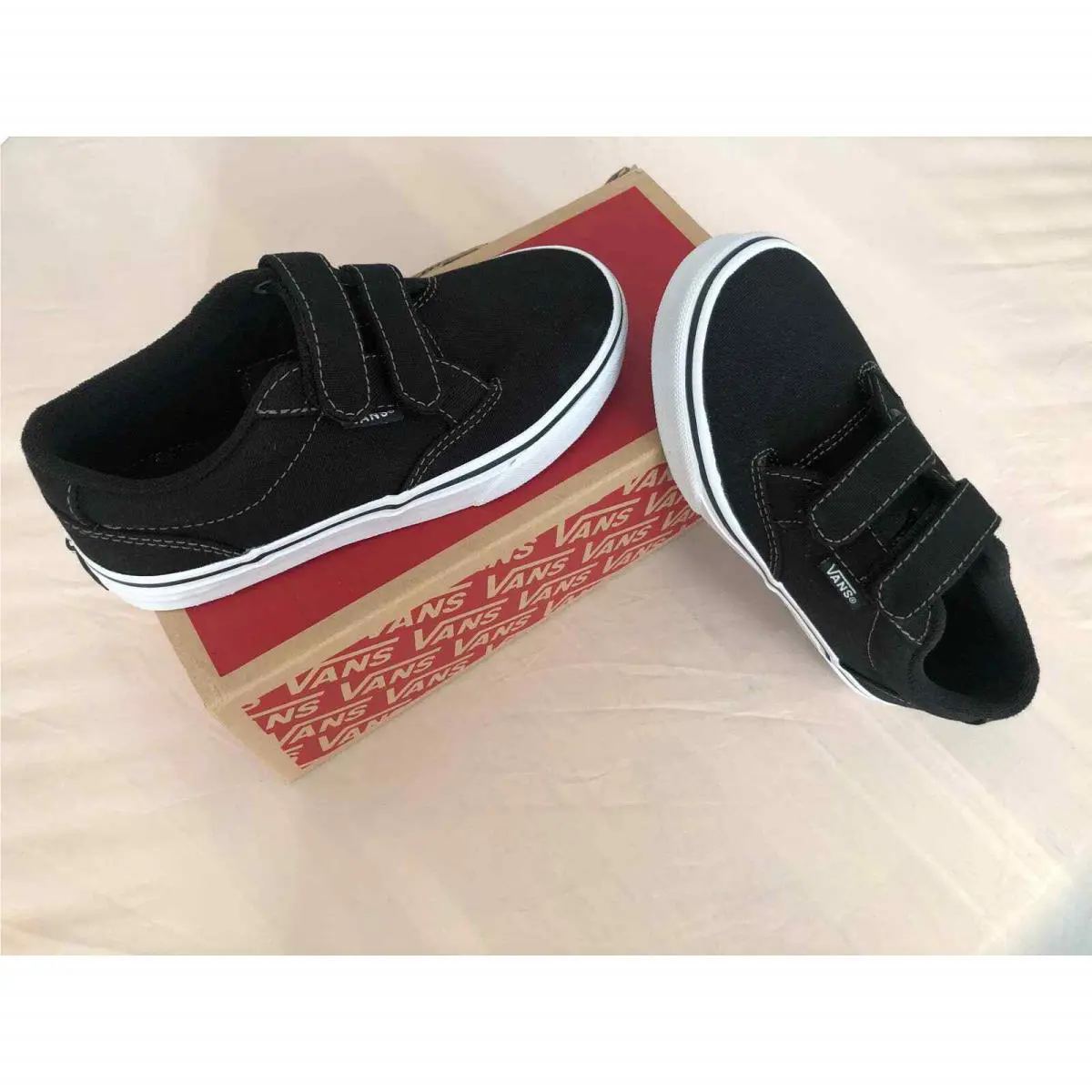 Vans shoes - Black (UPC: 887040705856) 0