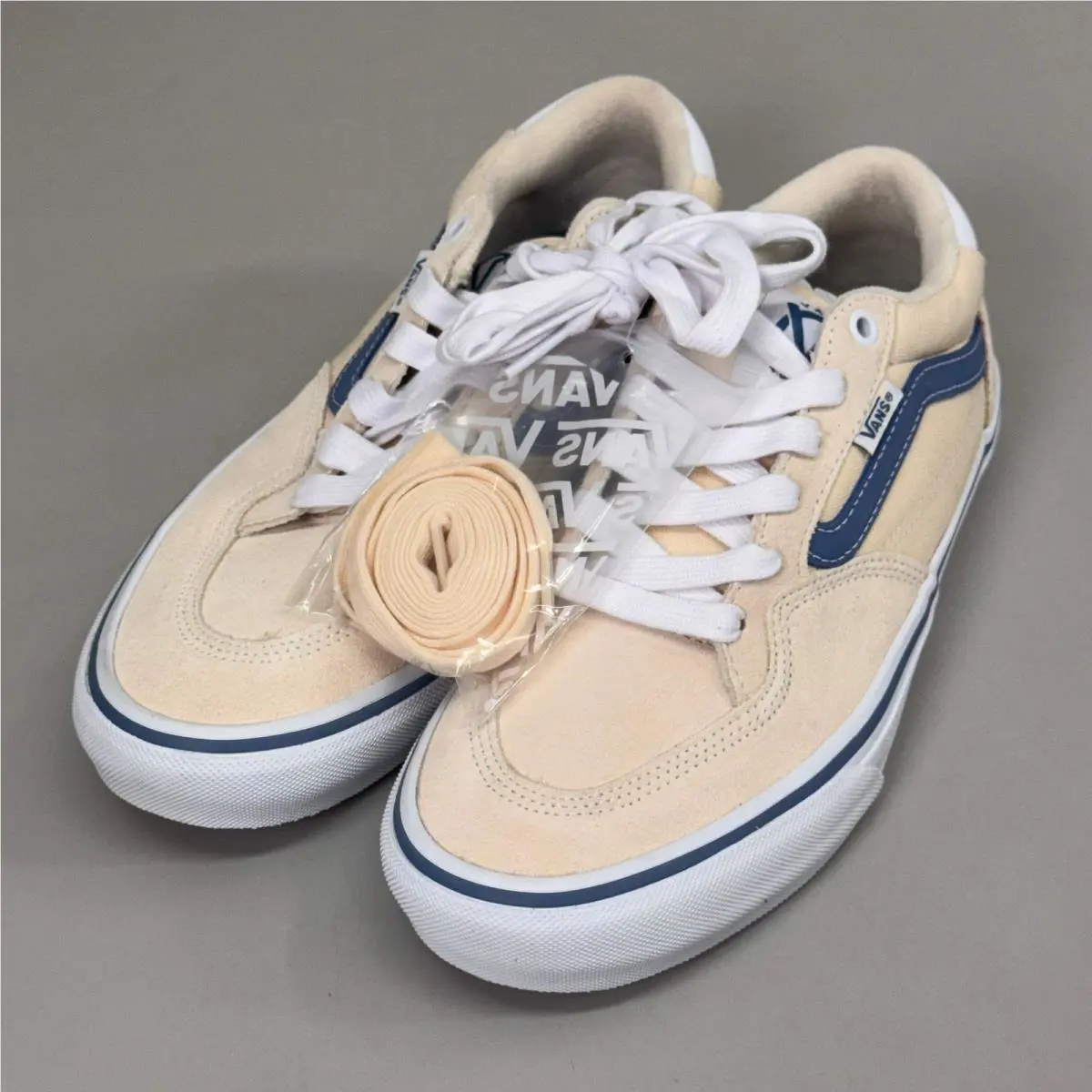 Vans shoes  - Light Cream/Navy Blue, Frame: Light Cream/Navy Blue, Exterior: Light Cream/Navy Blue 9