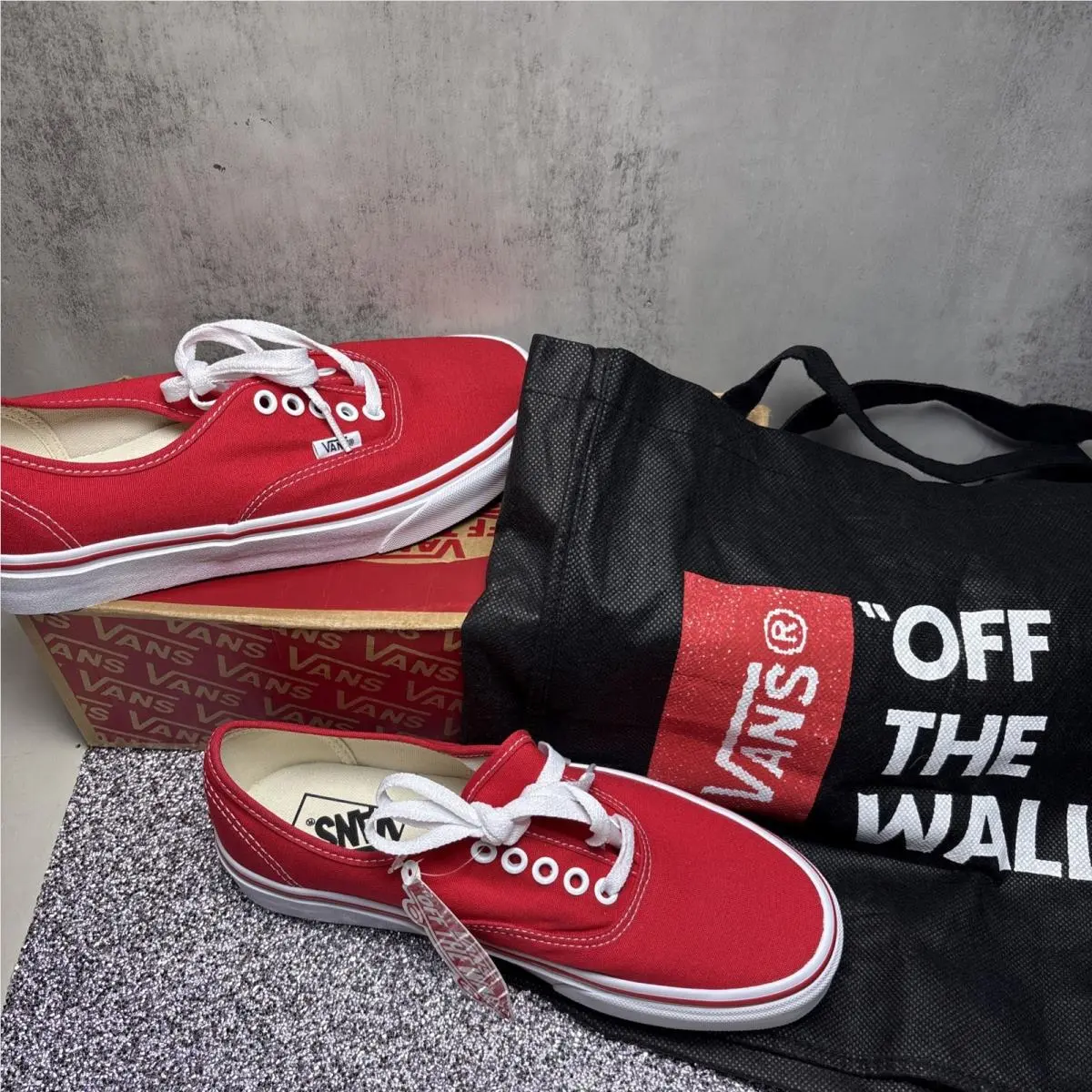 Vans Authentic UA Old Skool Vans Off The Wall Red-men’s Sz 7 Women’s 8.5 Bag - Red, Manufacturer: Red