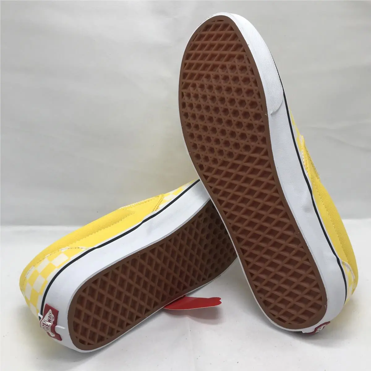 Vans shoes - VANS Classic Slip On - Classic Slip - Cyber Yellow / True White (UPC: 0194902622917) 3