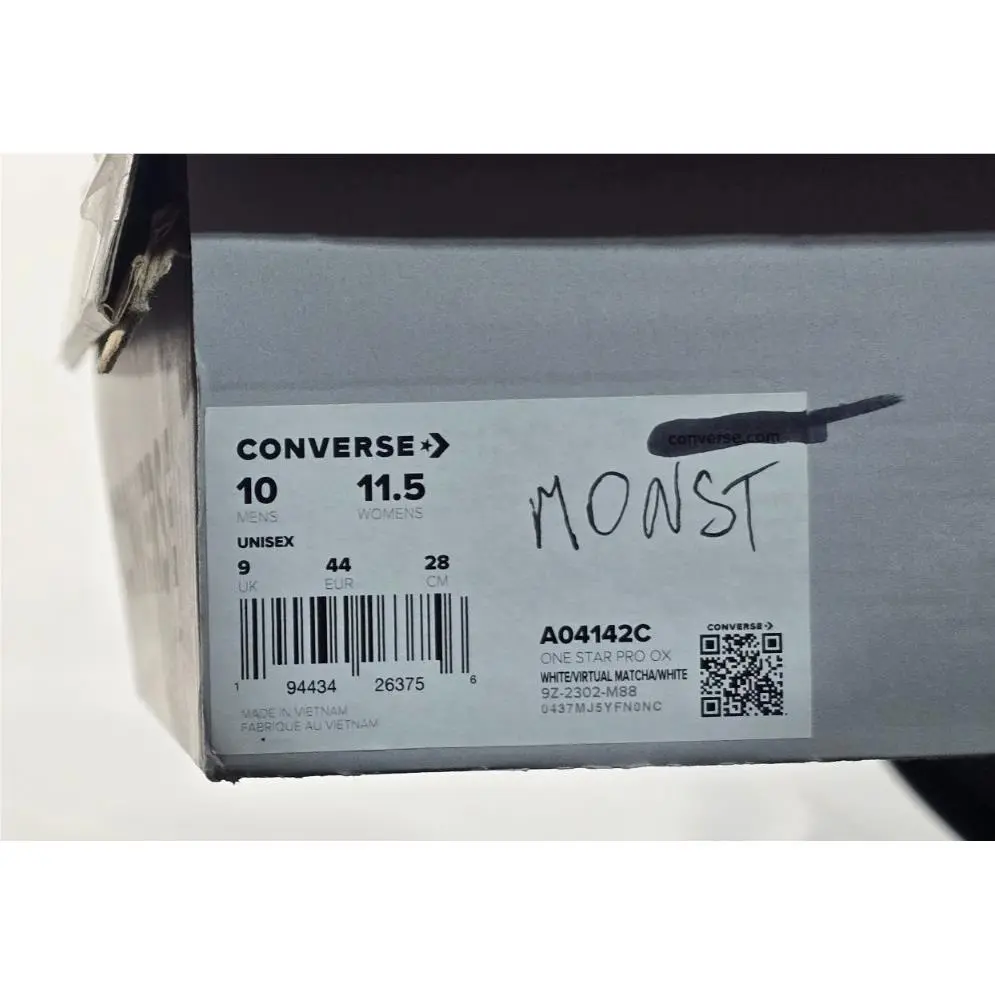 Converse shoes - White 4