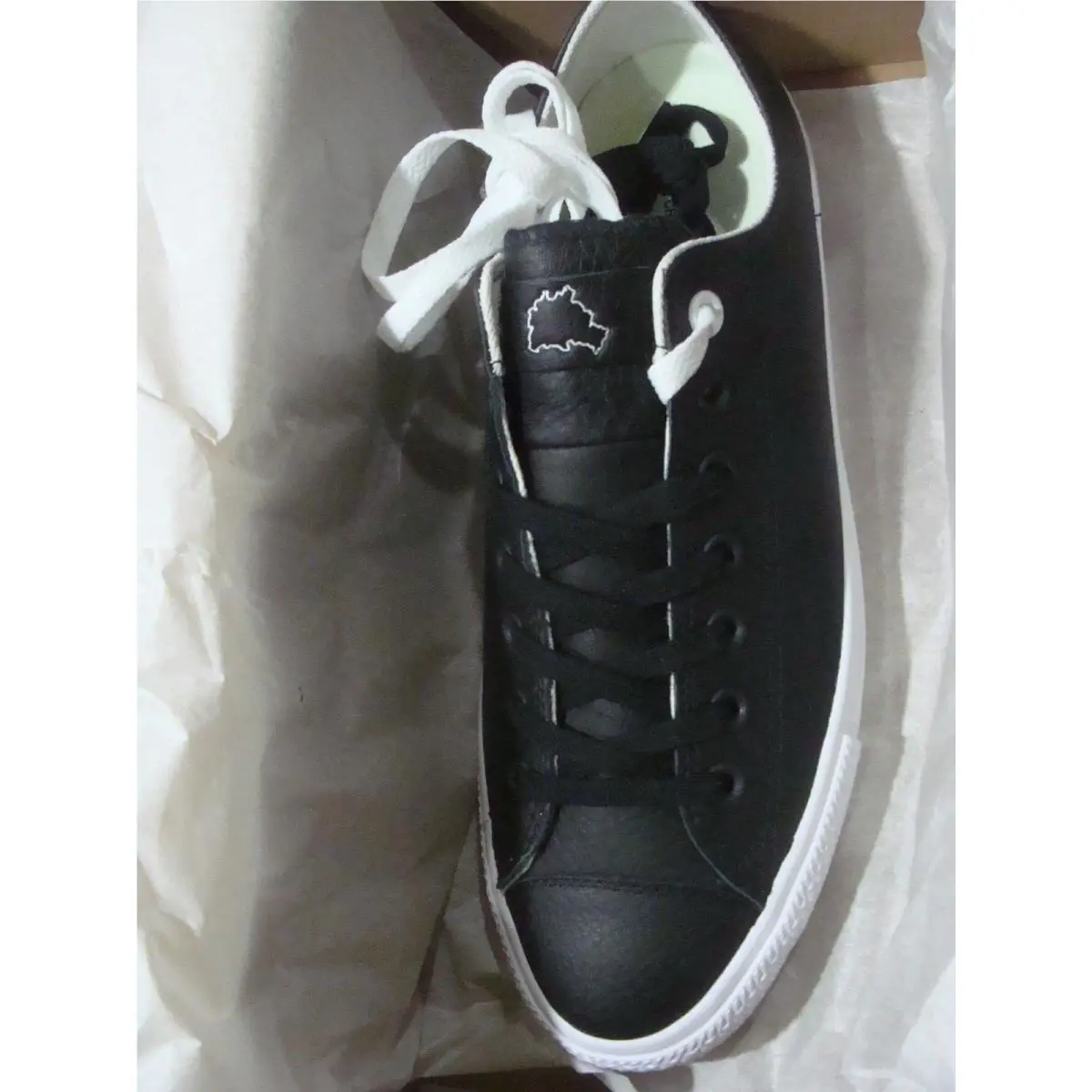 Converse shoes - Black/White 1