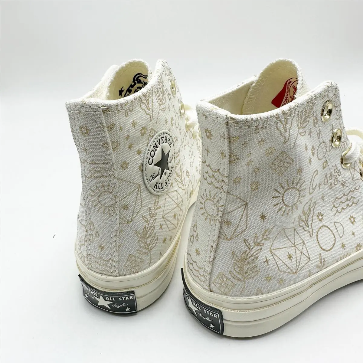 Converse shoes - Chuck Taylor - Chuck Taylor - A02207c - Beige 1