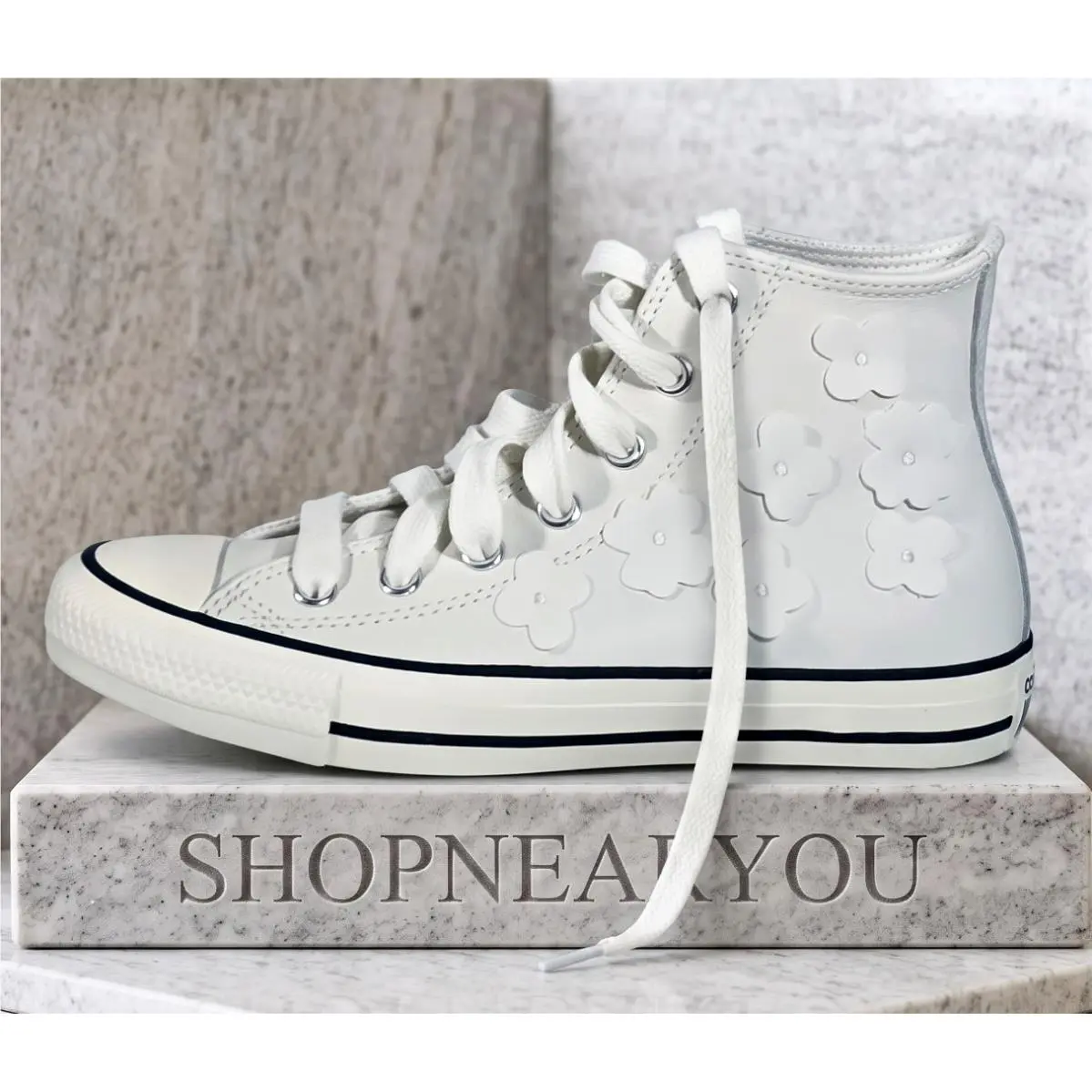 Converse Women`s Chuck Taylor All Star Leather 3D Flowers White High Top A12141C