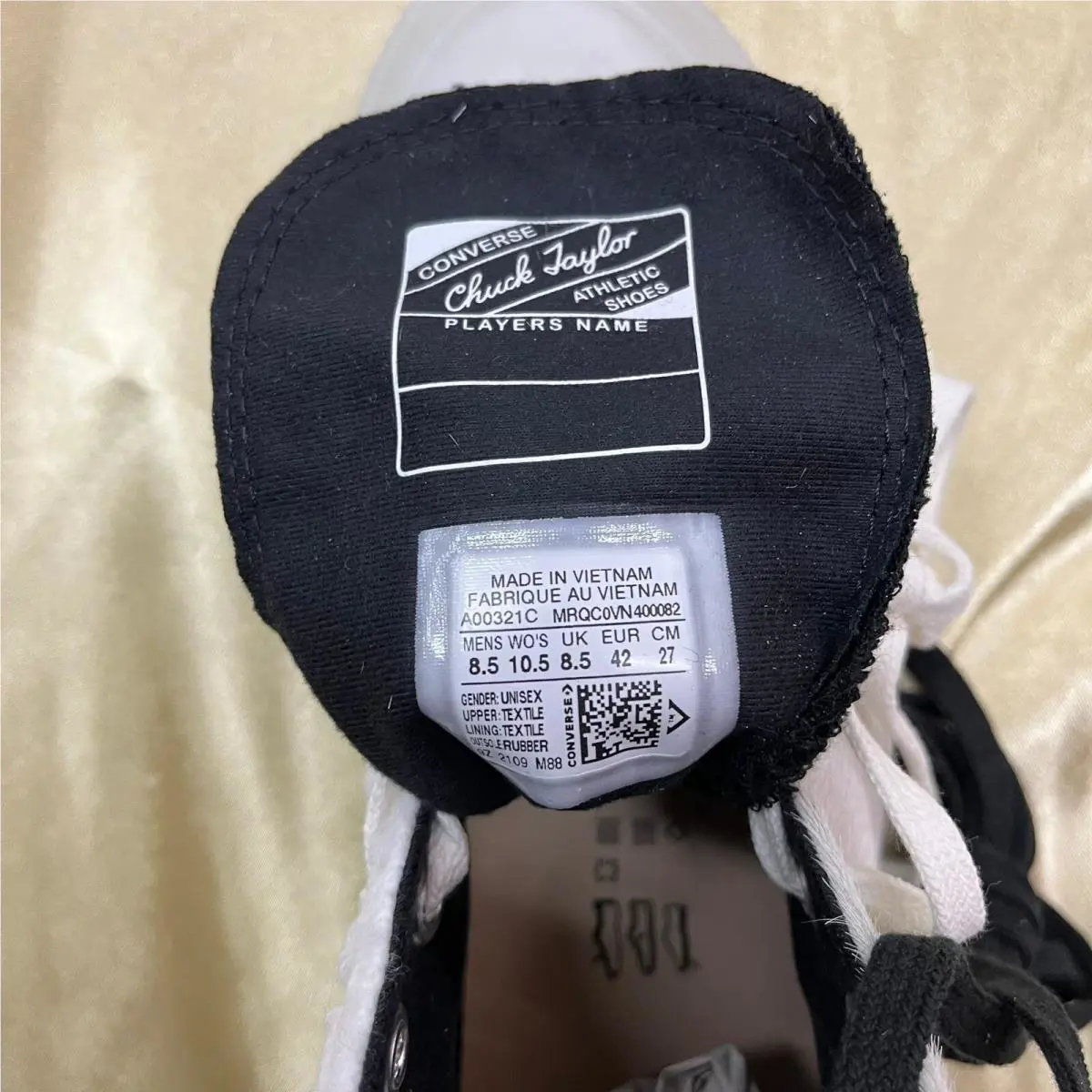 Converse shoes - White 4