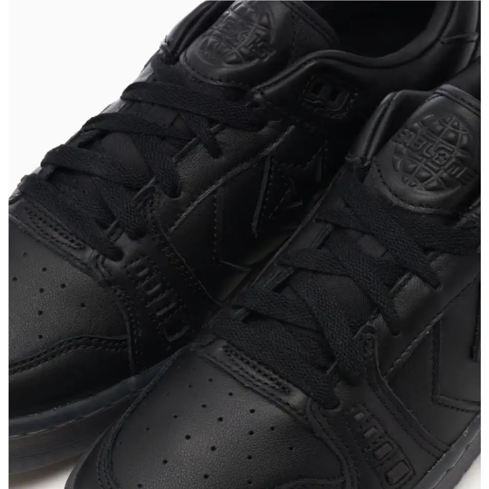 Converse shoes - Black 1
