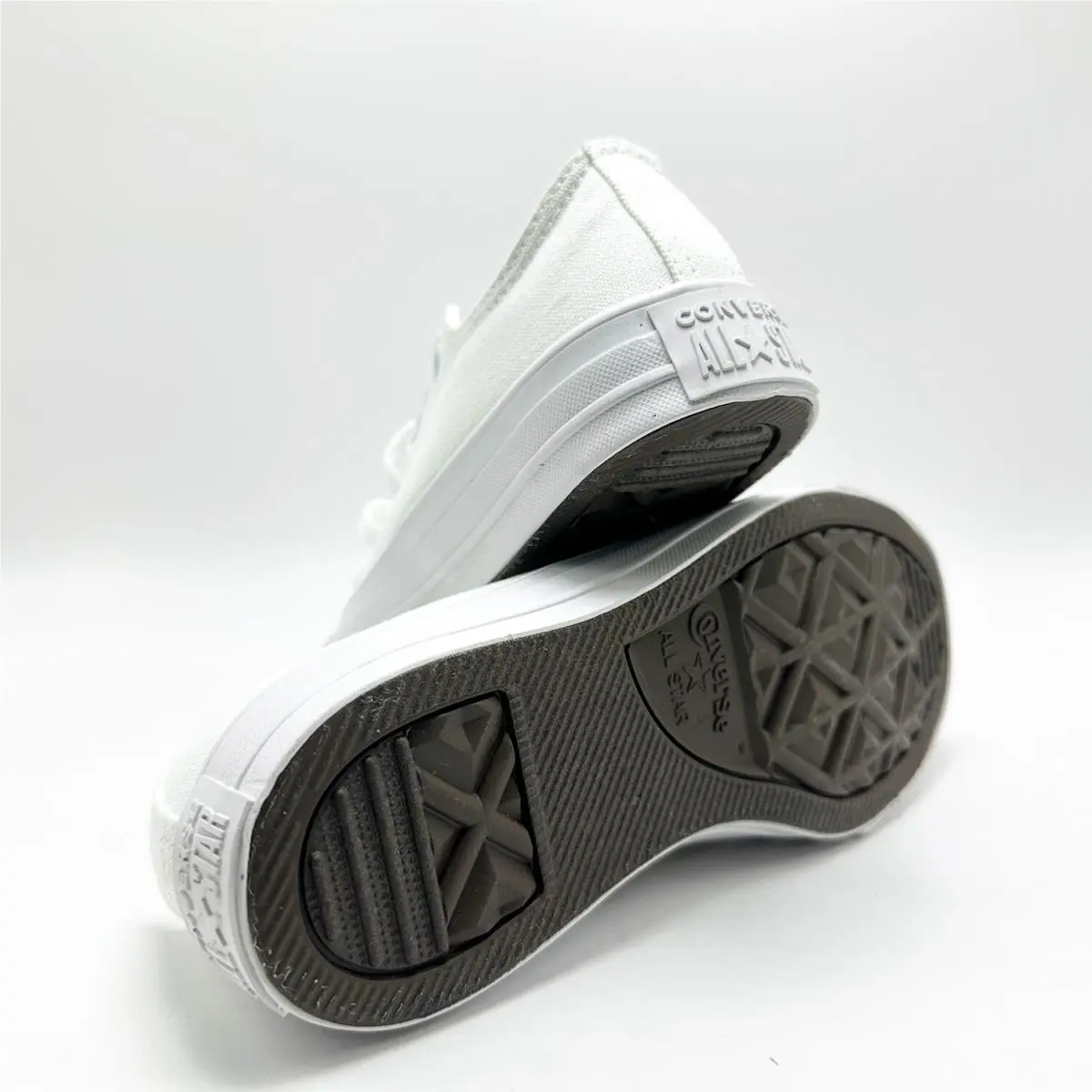 Converse shoes - Converse Chuck Taylor All Star Classic - 1U647 - White 2