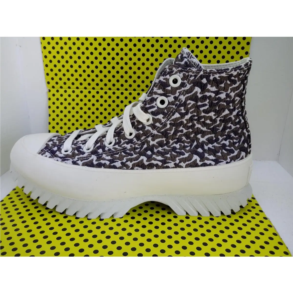 Converse Women Chuck Taylor All Star Lugged 2 Hi Sand Dune Sneakers Shoes Sz 7