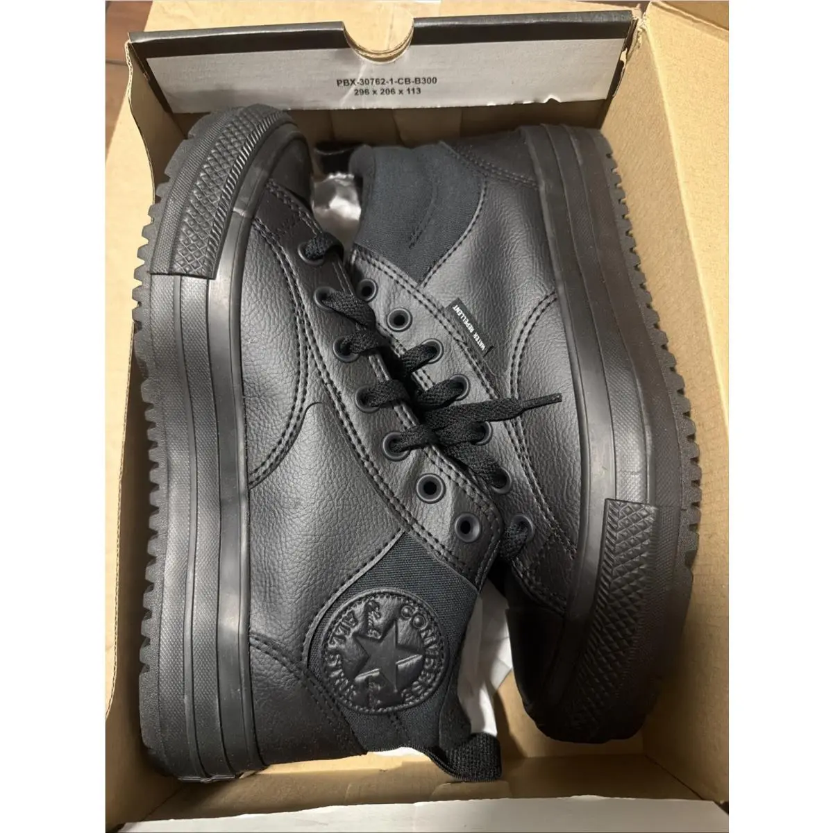 Converse Chuck Taylor All Star Malden Street Boots Mid Mens A04478C. M Sz 7. W 9