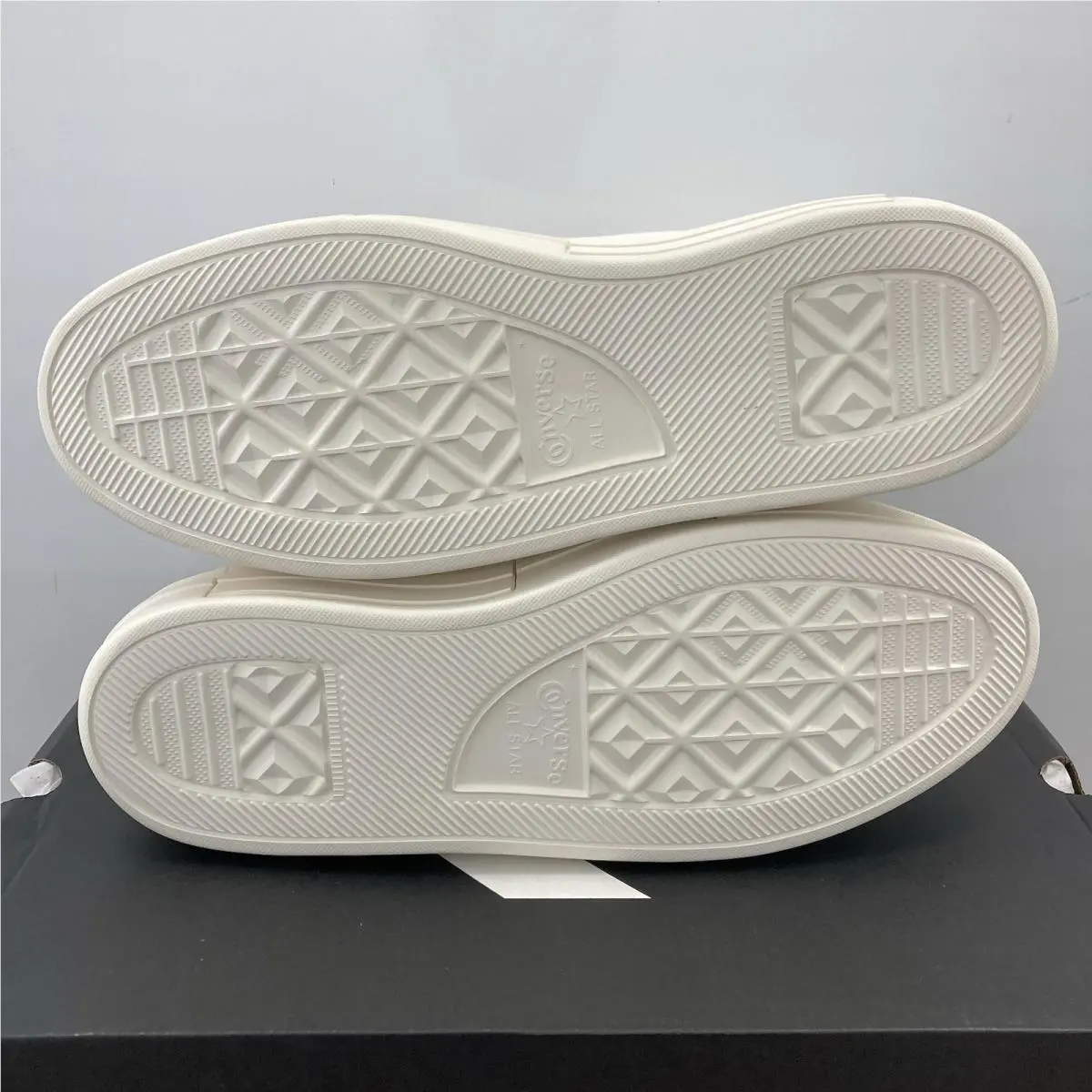 Converse shoes - Chuck Taylor - Chuck Taylor - A04688C - White 9