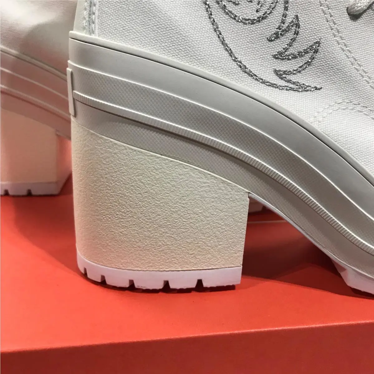 Converse shoes - Converse Chuck 70 - Chuck - A10335C - White 1