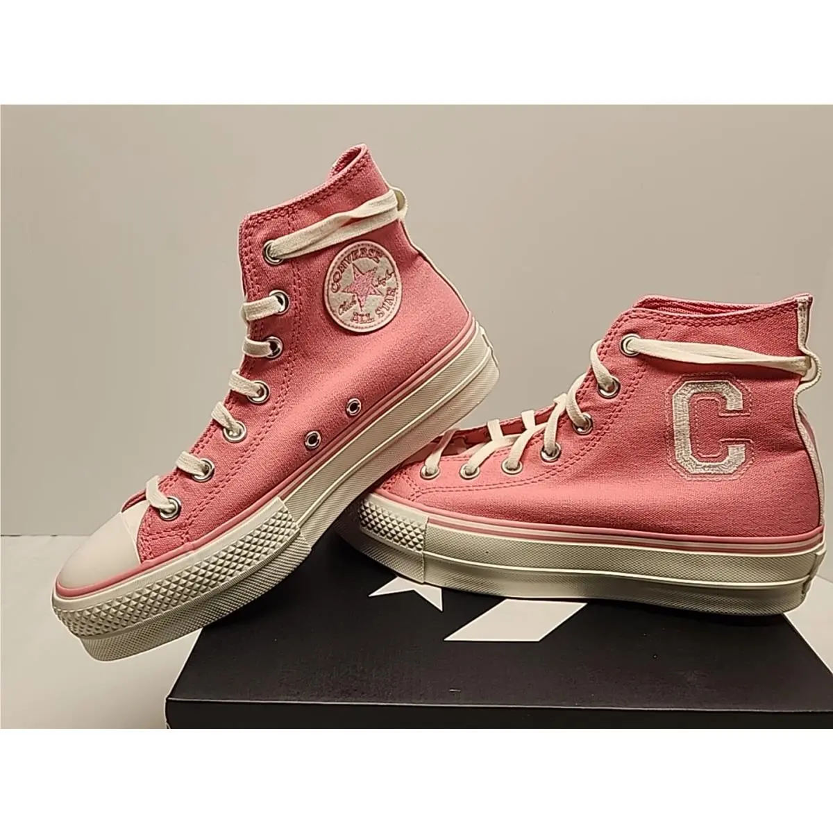 Converse Women`s Chuck Taylor All Star Lift Platform Retro Varsity Sneakers 7