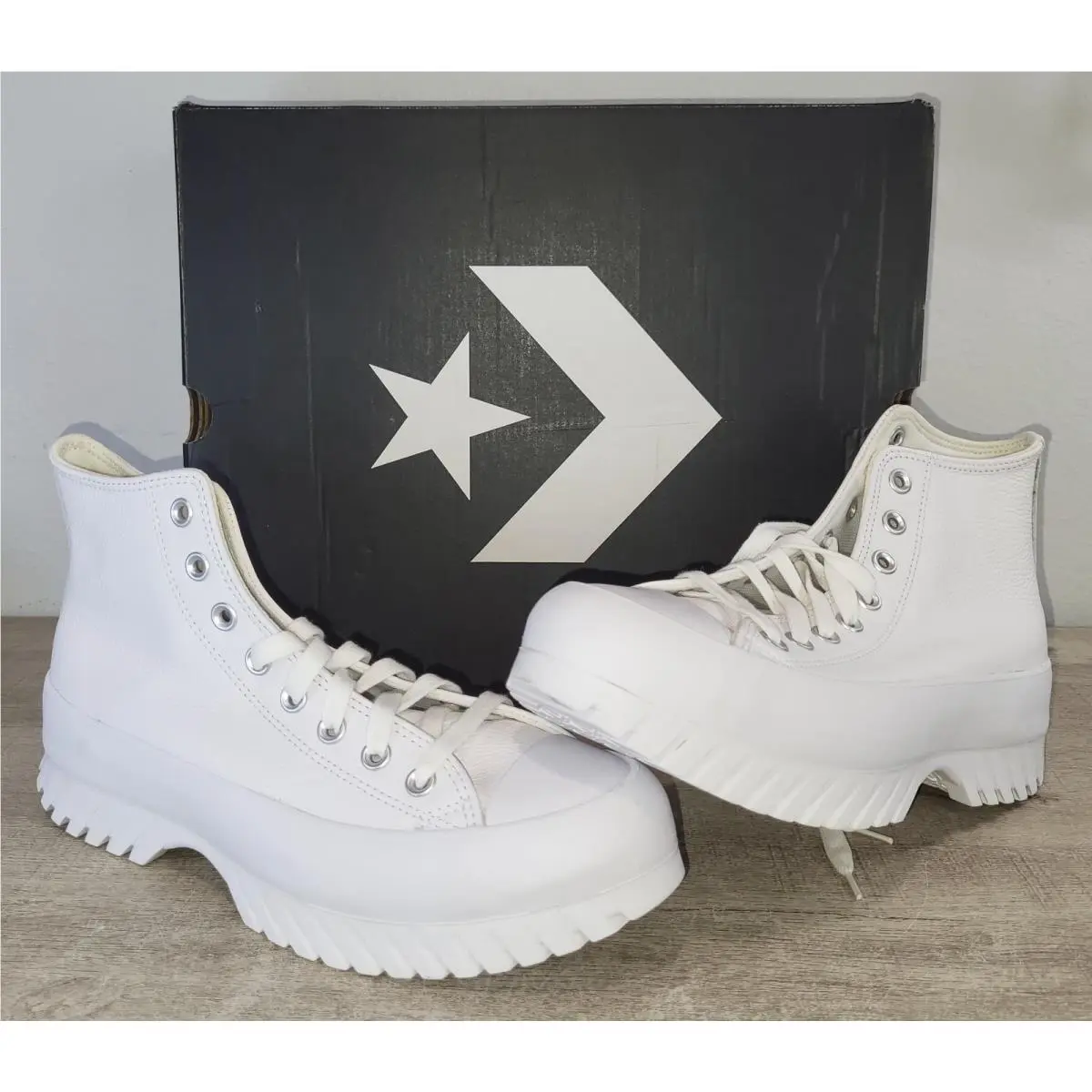 Converse All Star Chuck Taylor Ctas Lug Hi Top White Leather Mens 8 Womens 10 - White