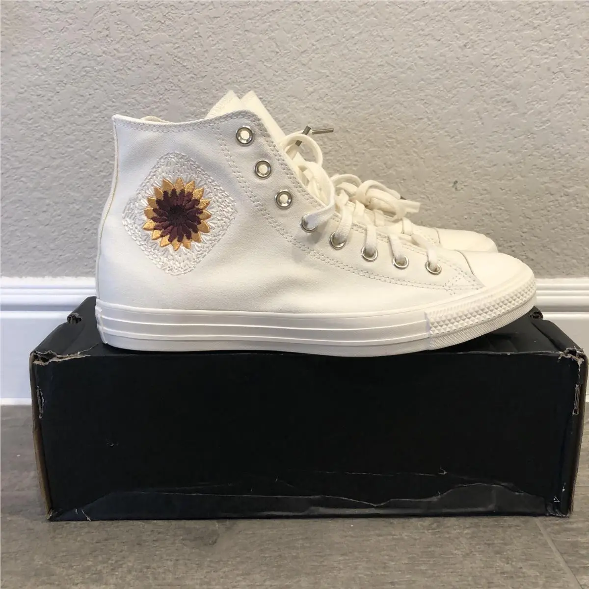 Converse Chuck Taylor All Star High Sunflower Sneakers Men`s Shoes Size 9.5