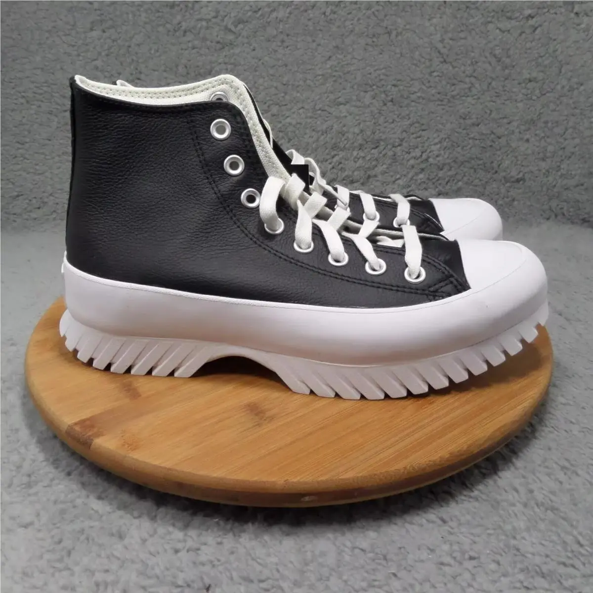 Converse Chuck Taylor All Star Lugged 2.0 Black Leather Woman`s Size 9.5 A03704C