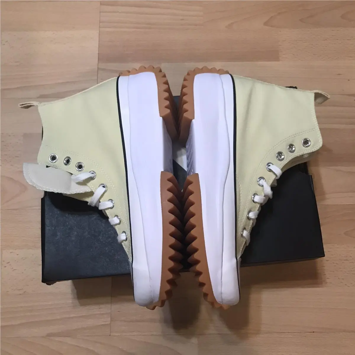 Converse shoes - Converse Run Star - Run Star - A02132C - Lemon Drop/Black/White 1