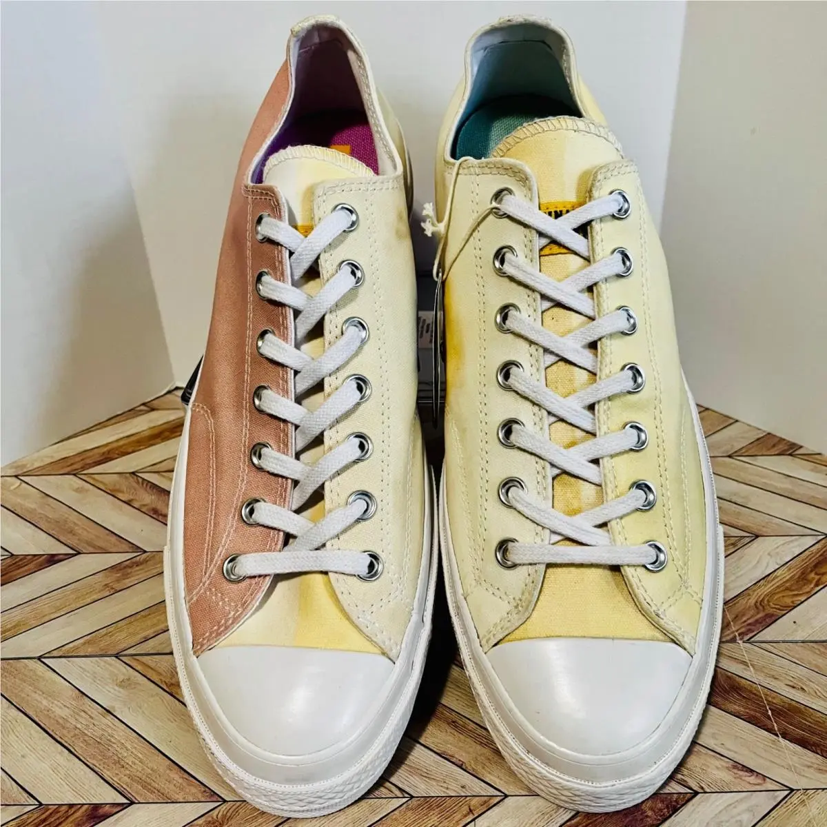 Converse shoes - Chinatown Market x Converse Chuck 70 Ox UV Activated - 166599C - White 2
