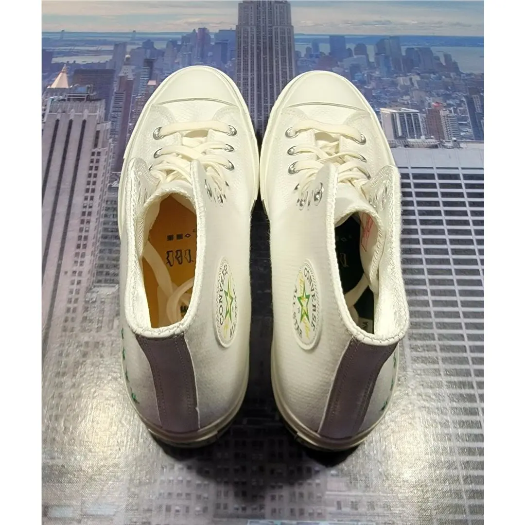 Converse shoes - Breaking Down Barriers - Breaking Down Barriers - 170999c - Vintage White 2