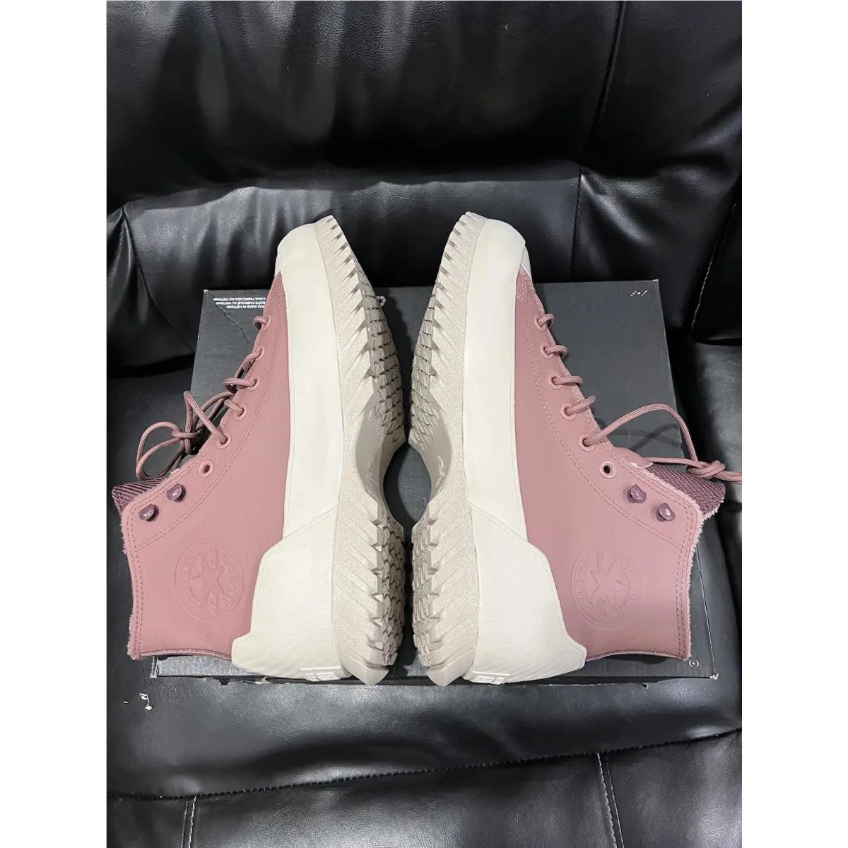 Converse shoes - Converse Chuck Taylor All Star Lugged 2.0 - A01329C - Pink 4