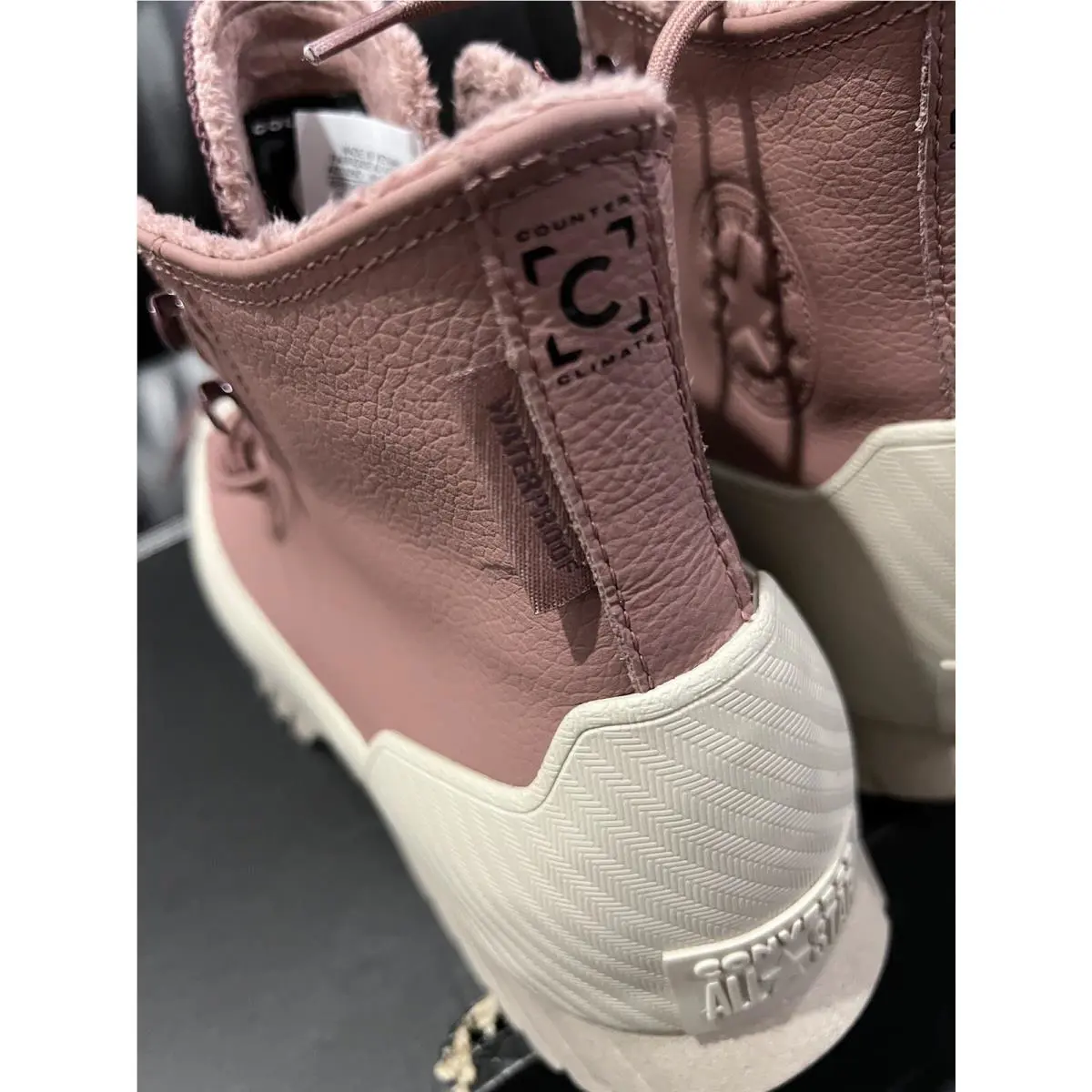 Converse shoes - Converse Chuck Taylor All Star Lugged 2.0 - A01329C - Pink 7