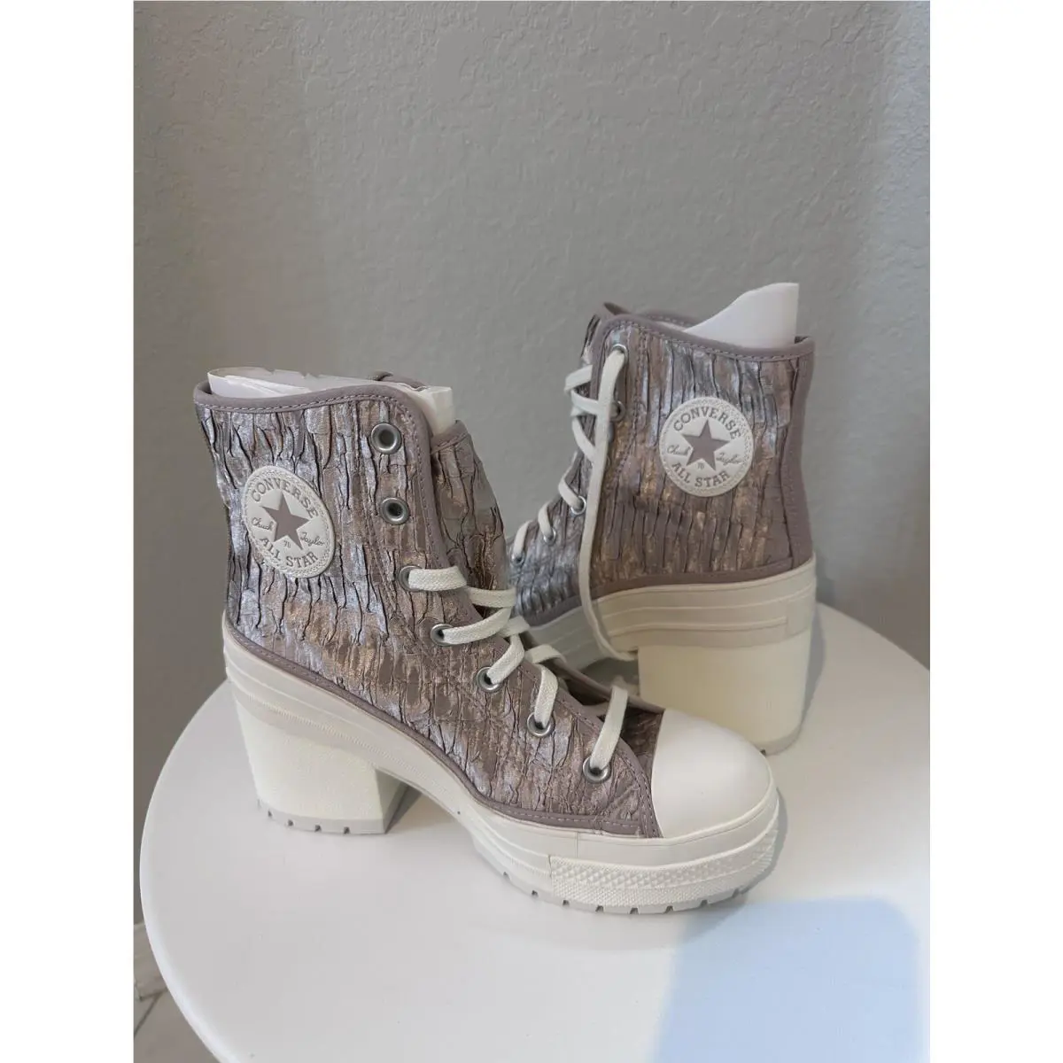 Converse shoes - Chaotic neutral 0