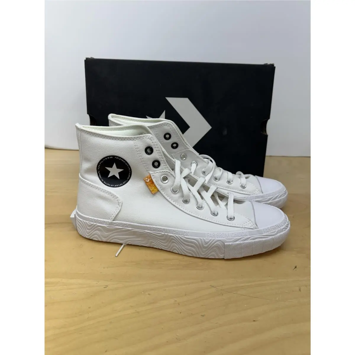 Chuck Taylor All Star White 2022 Men’s 10 Womens 12 A00423C by Converse