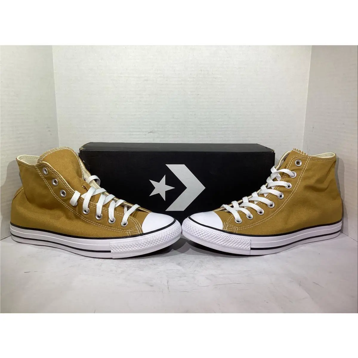 Converse Women s Size 11 EU 42.5 Burnt Honey Canvas Ctas Hi Sneakers AJ-712 - Gold