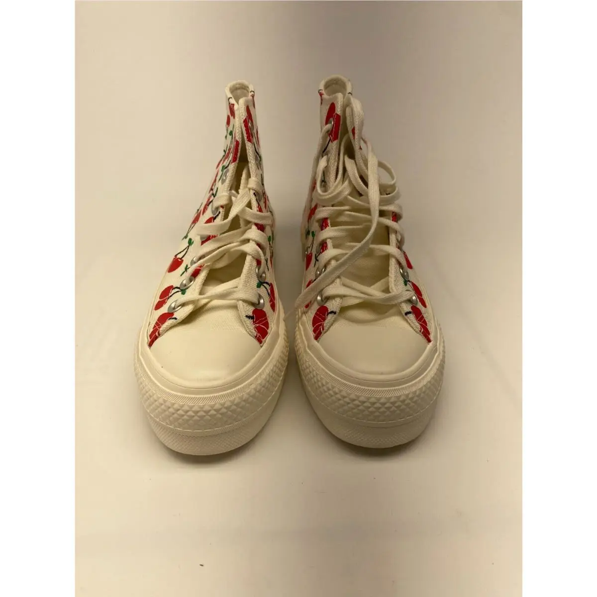 Converse shoes - White 1