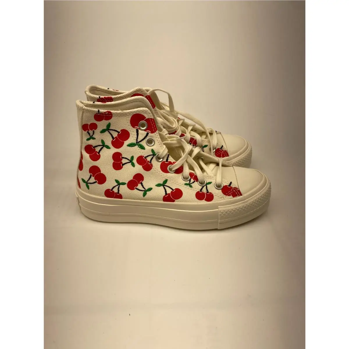 Converse shoes - White 2