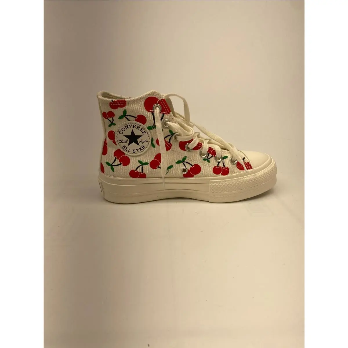 Converse shoes - White 3