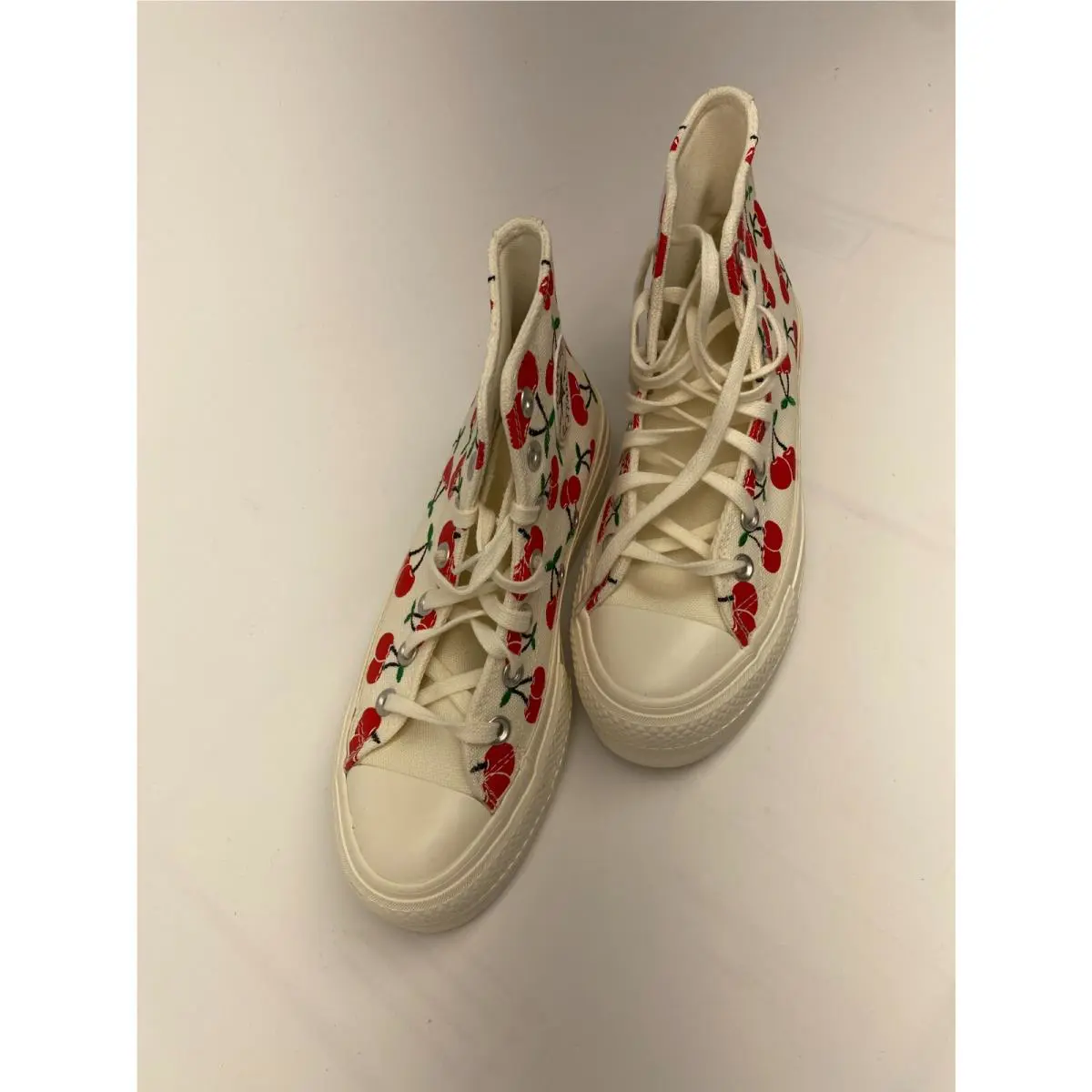 Converse shoes - White 5