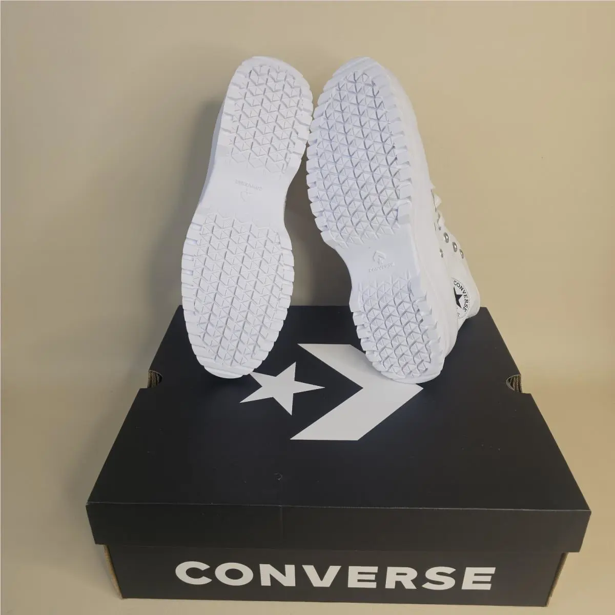 Converse shoes - Converse Chuck Taylor All Star Lugged Platform - White 4