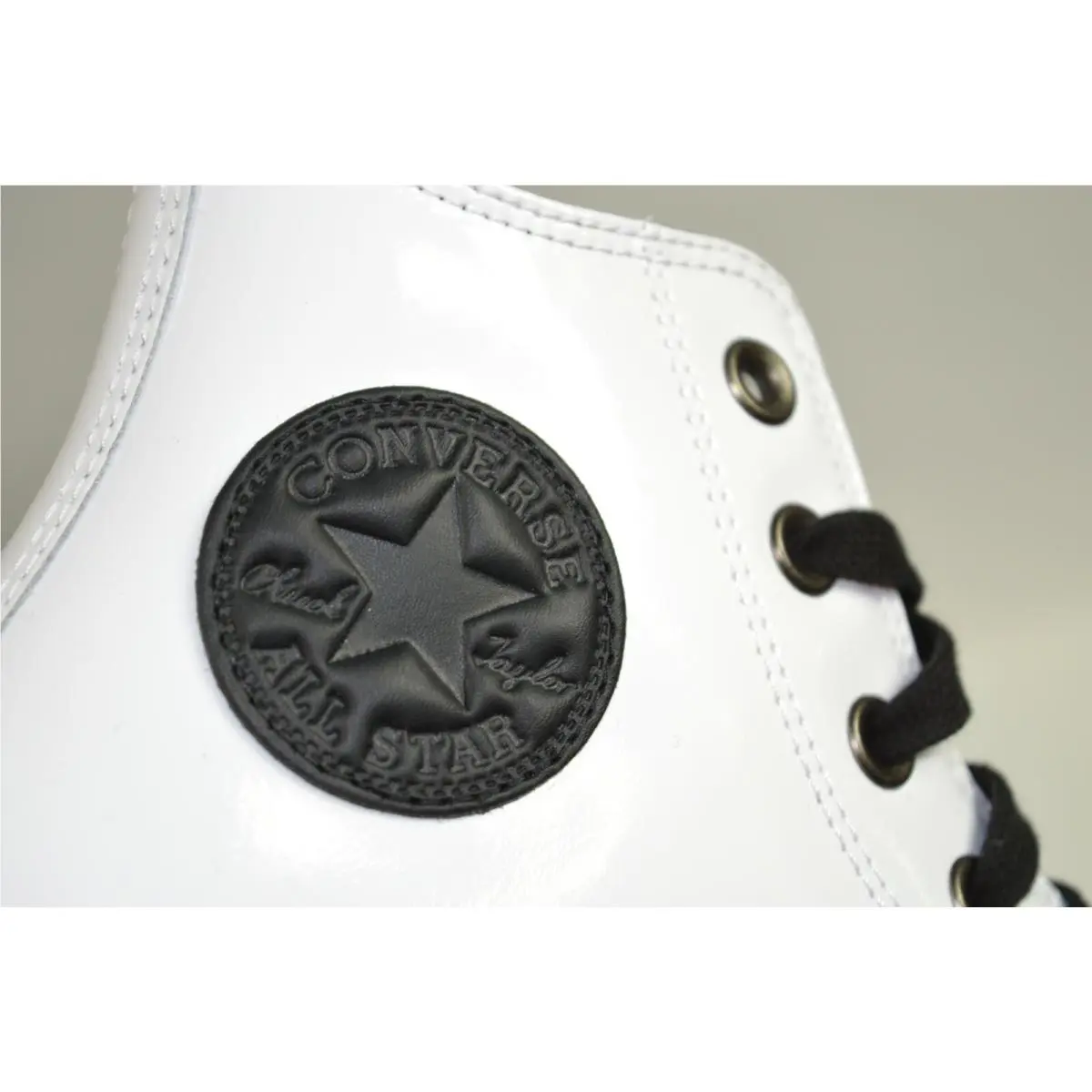 Converse shoes - CONVERSE Surface Fusion Lugged Chuck Taylor - White / Black (UPC: 194433244374) 0