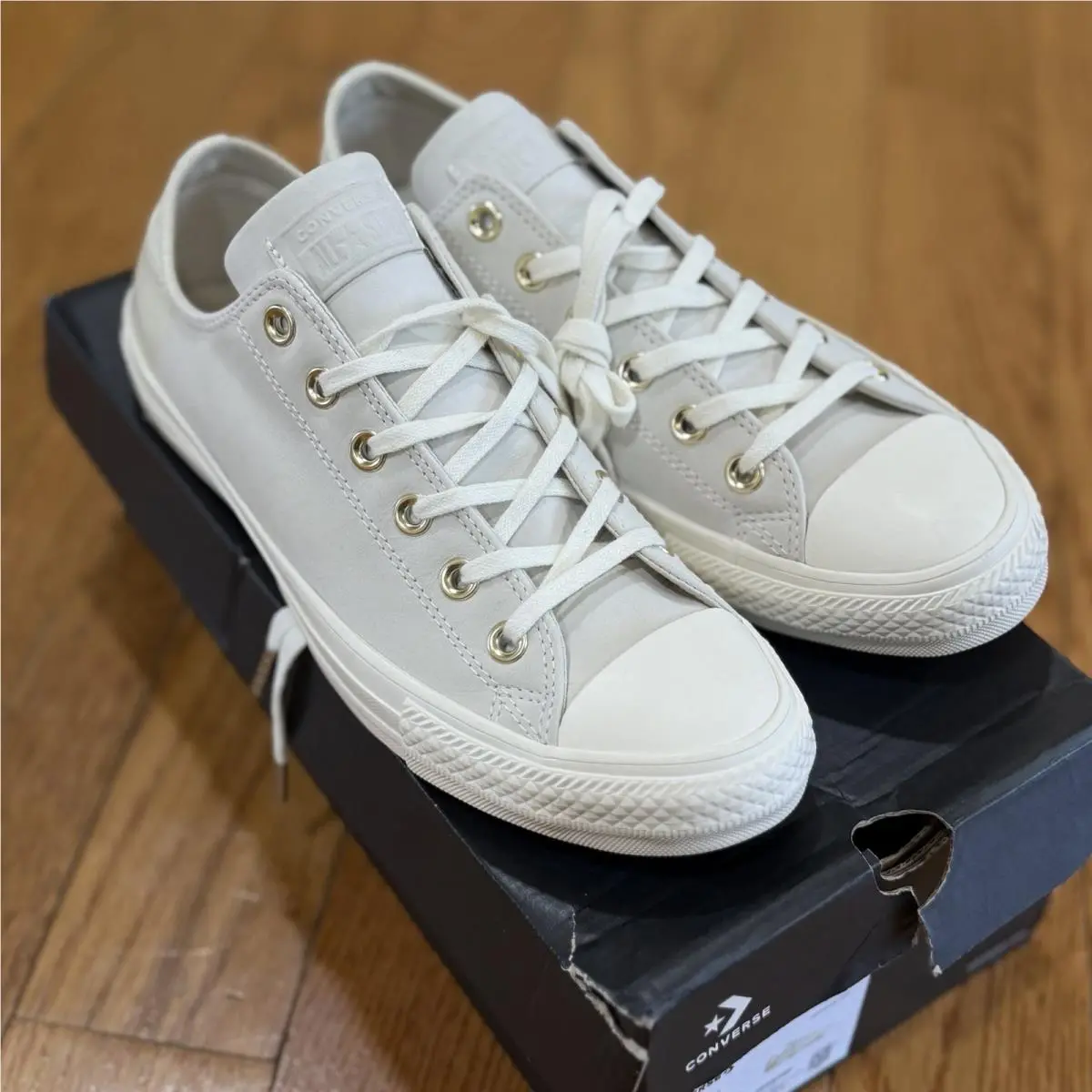 Converse Ctas OX White Low Top Sneakers Men’s 7 Women’s 9 Unisex 159528C - Beige