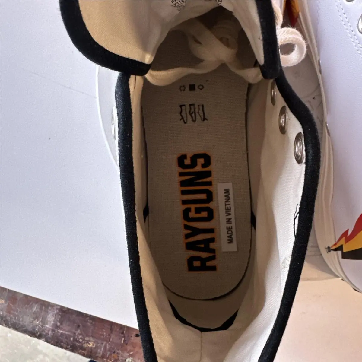 Converse shoes - ROSWELL RAYGUNS 171167C - ROSWELL RAYGUNS - 171167C - White, Manufacturer: White / Orange / Yellow (UPC: 194432839366) 10