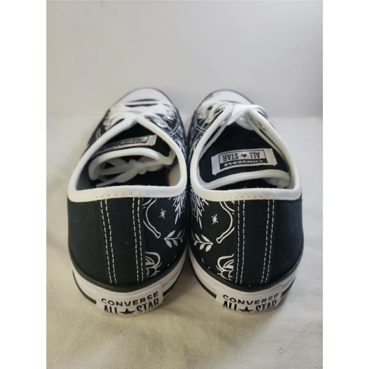 Converse shoes - Black & White 6