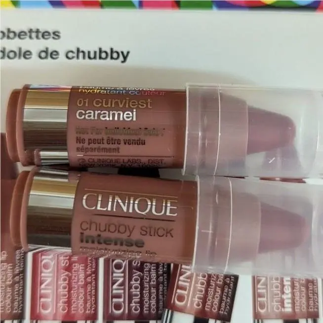 Chubby Stick Moisturizing Lip Colour Balm 07 Super Strawberry Travel Sz 2x 01 curviest caramel by Clinique