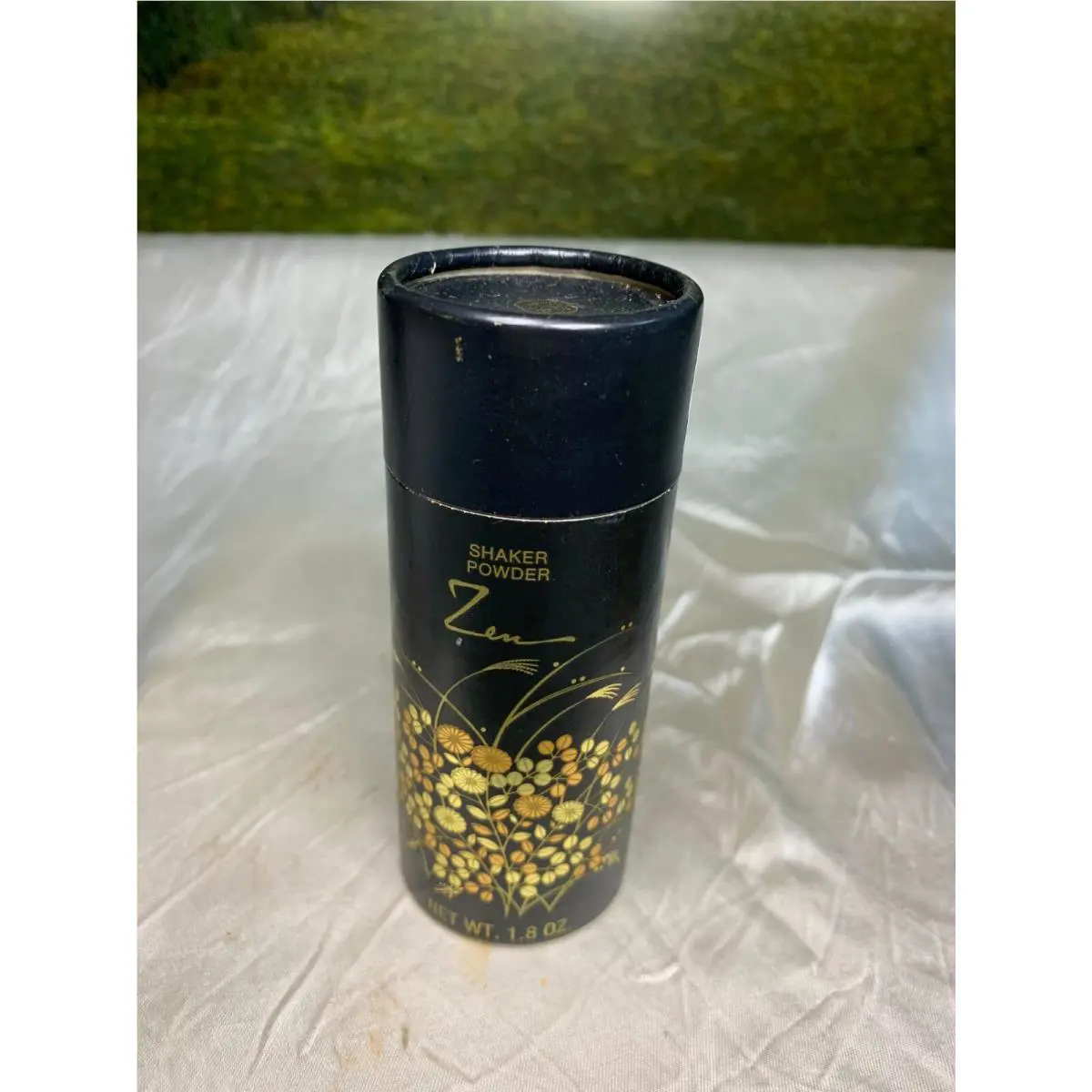 Shiseido Zen Shaker Powder 1.8 OZ