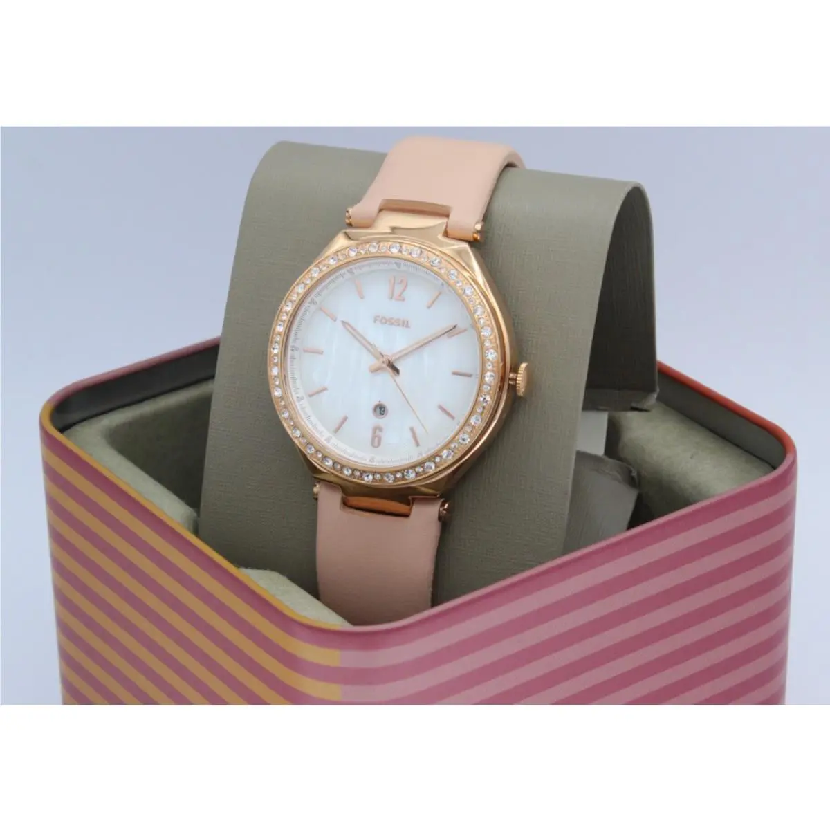 Fossil Ashtyn Rose Gold Mop Pink Leather BQ3840 Women`s Watch
