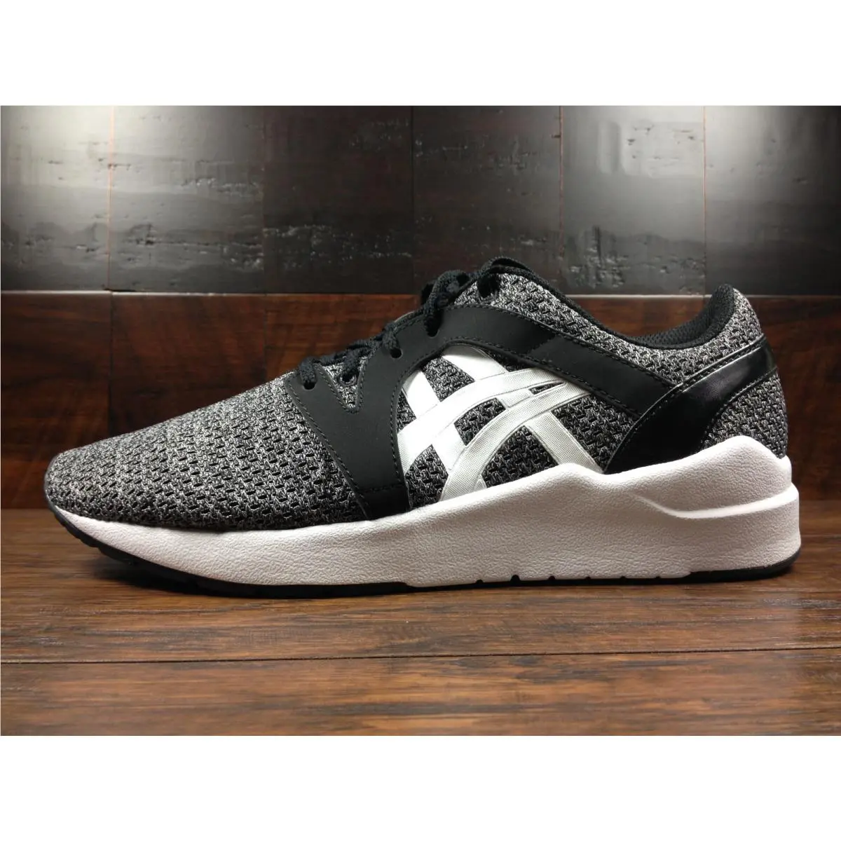 Asics shoes - ASICS GEL-Komachi - Black / White 0